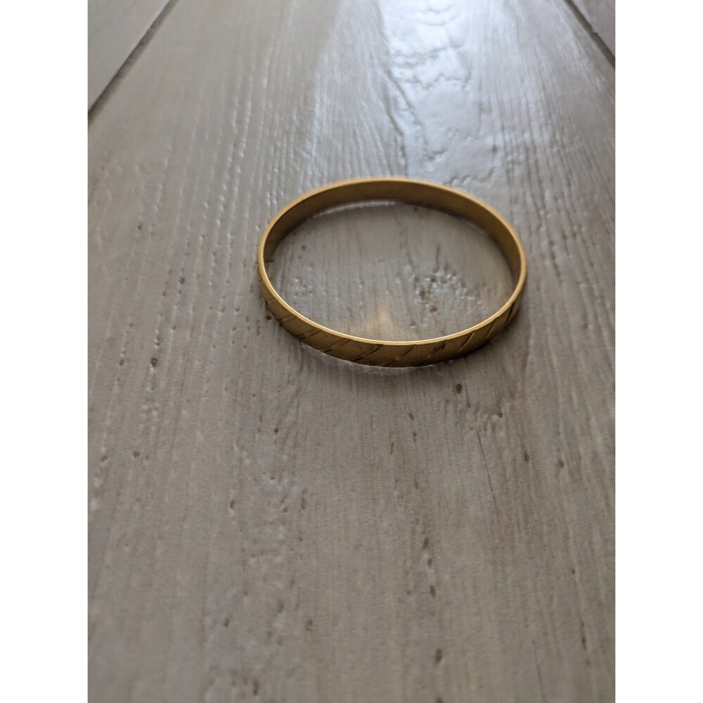 Vintage Monet Gold Tone Striped Bangle Bracelet, Stacking Signed Estate - Picture 8 of 8
